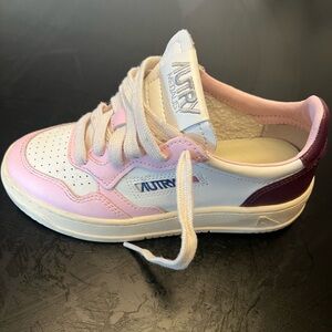 Autry boys sneakers size 32